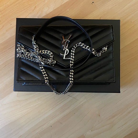 Saint Laurent Cassandre envelope chain wallet - Picture 5 of 7